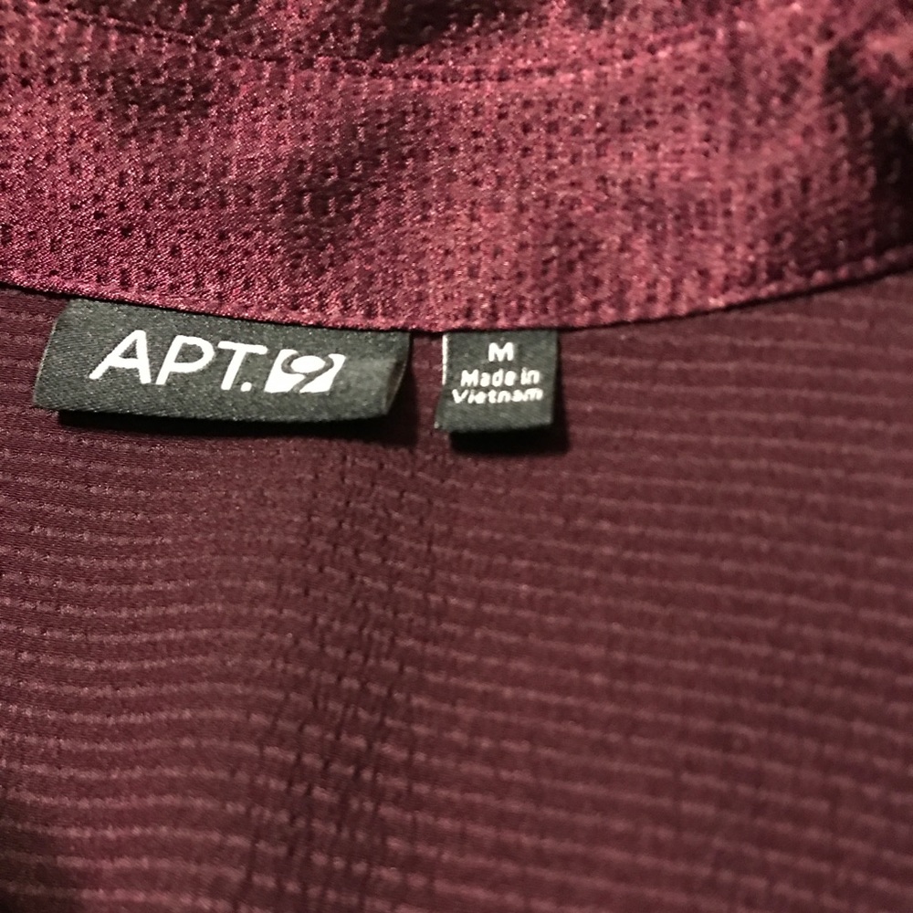 Flattering purple textured satiny blouse - Picture 3 of 4